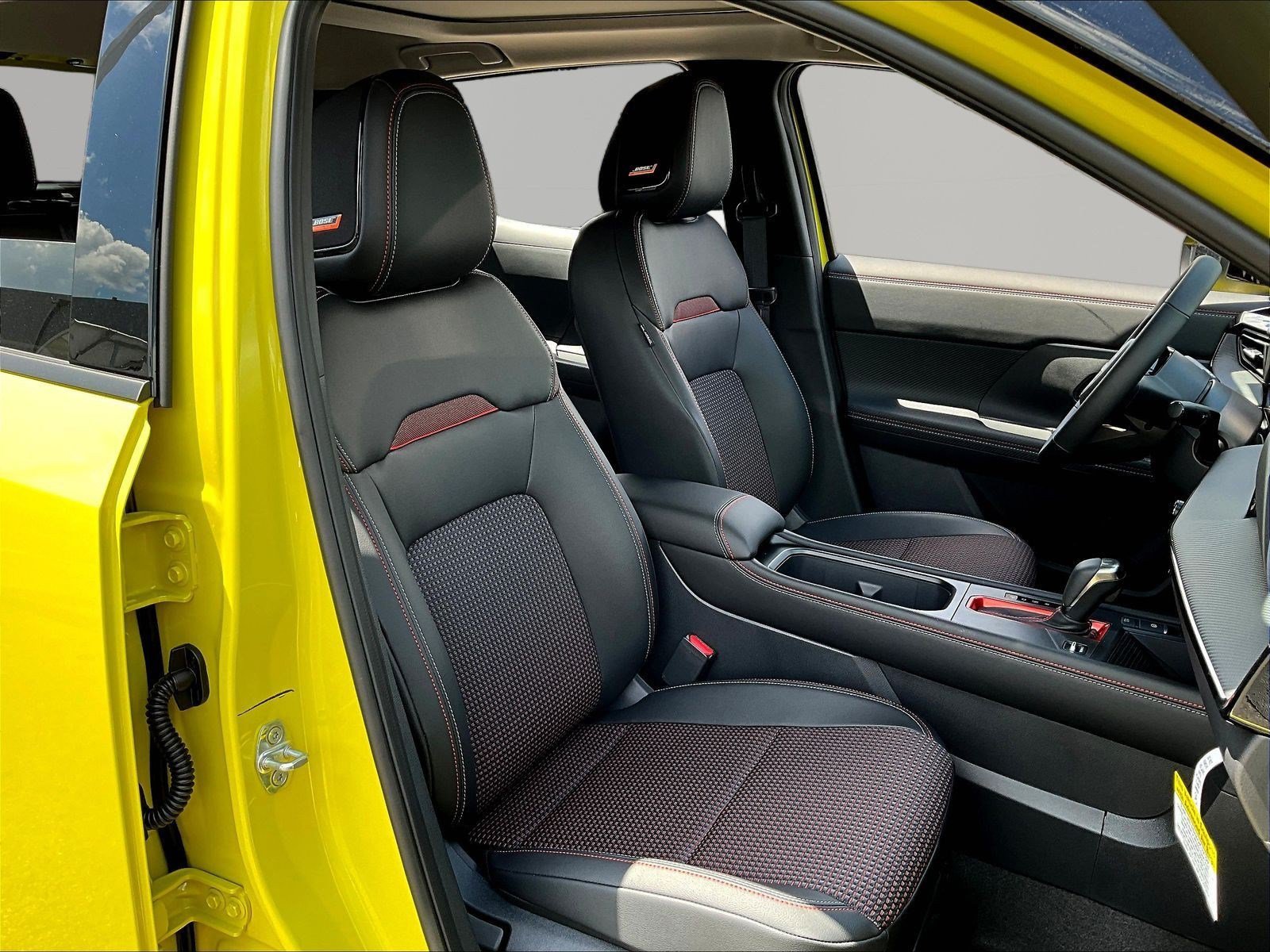 New 2026 Nissan Kicks SR w/ SR Premium Package FWD image 19