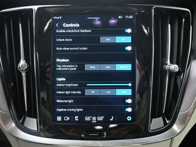 Used 2024 Volvo S60 B5 Core w/ Climate Package image 18