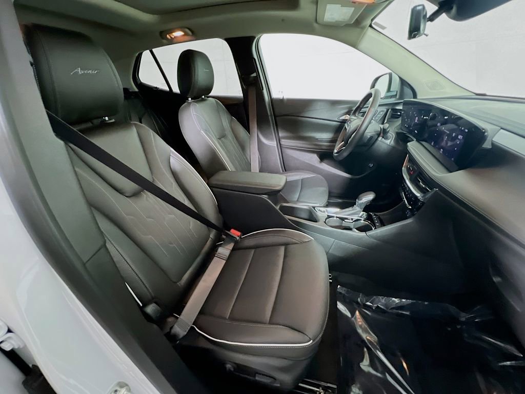Used 2025 Buick Encore GX Avenir w/ Avenir Technology Package image 25