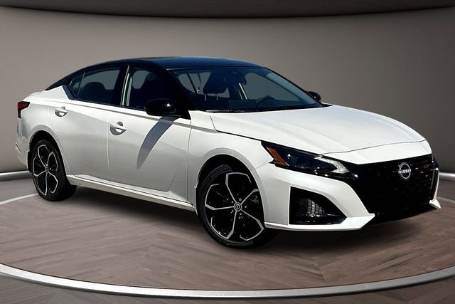 New 2026 Nissan Altima 2.5 SR image 2