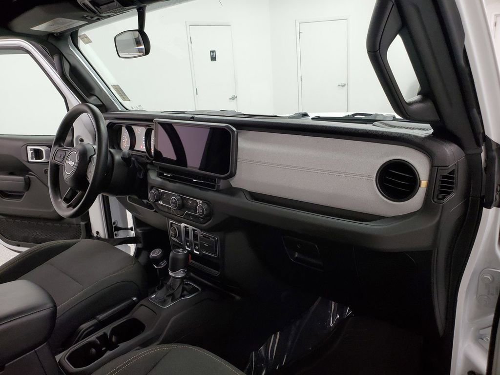 Used 2025 Jeep Wrangler Sport image 11