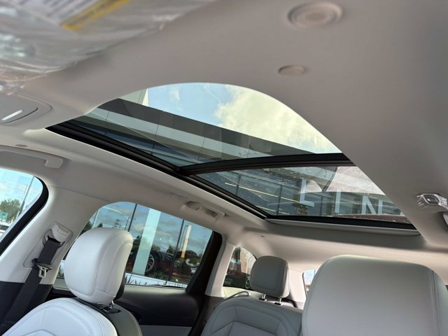 New 2026 Lincoln Nautilus Premier w/ Equipment Group 102A AWD/4WD image 31