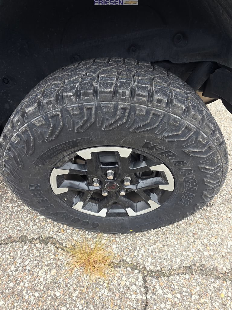 Used 2025 Jeep Wrangler Unlimited Rubicon AWD/4WD image 19