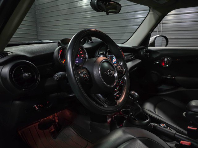 Used 2019 MINI Cooper 4-Door Hardtop image 11