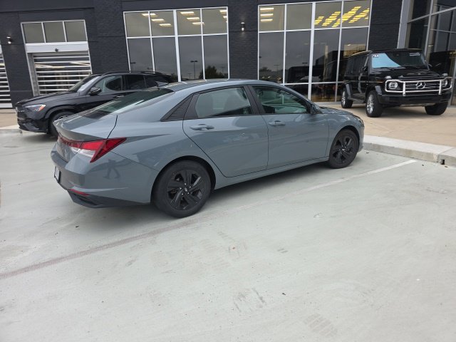 Used 2021 Hyundai Elantra SEL FWD image 7