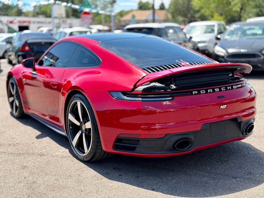 Used 2024 Porsche 911 Carrera RWD image 4