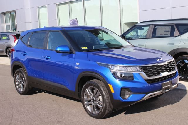 Certified 2023 Kia Seltos LX AWD/4WD image 1