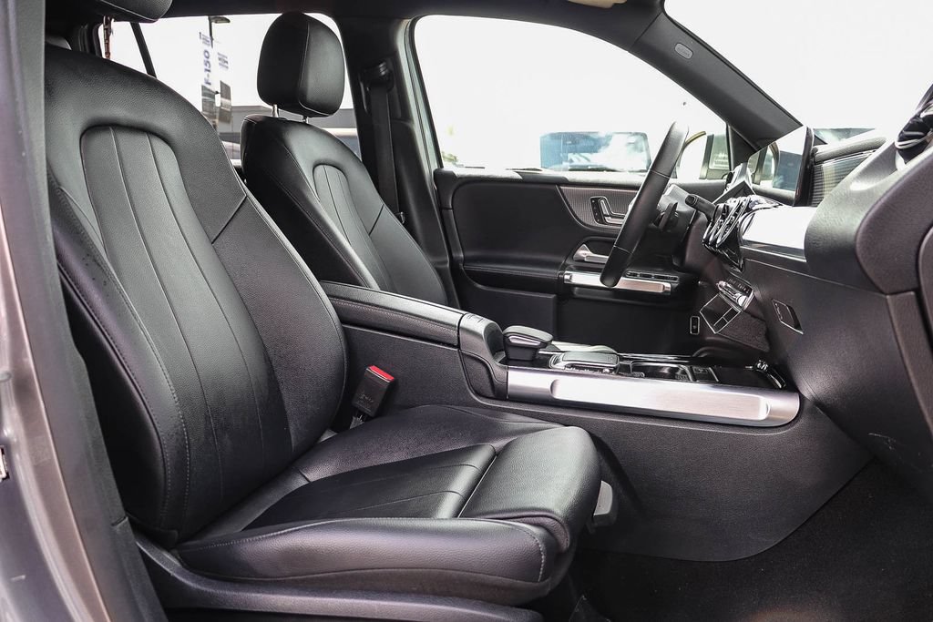 Used 2022 Mercedes-Benz GLB 250 4MATIC image 21