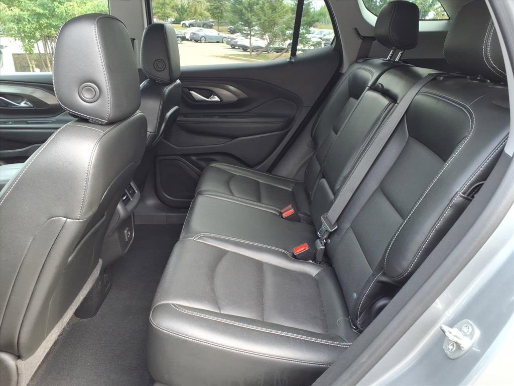Used 2023 GMC Terrain SLT image 17