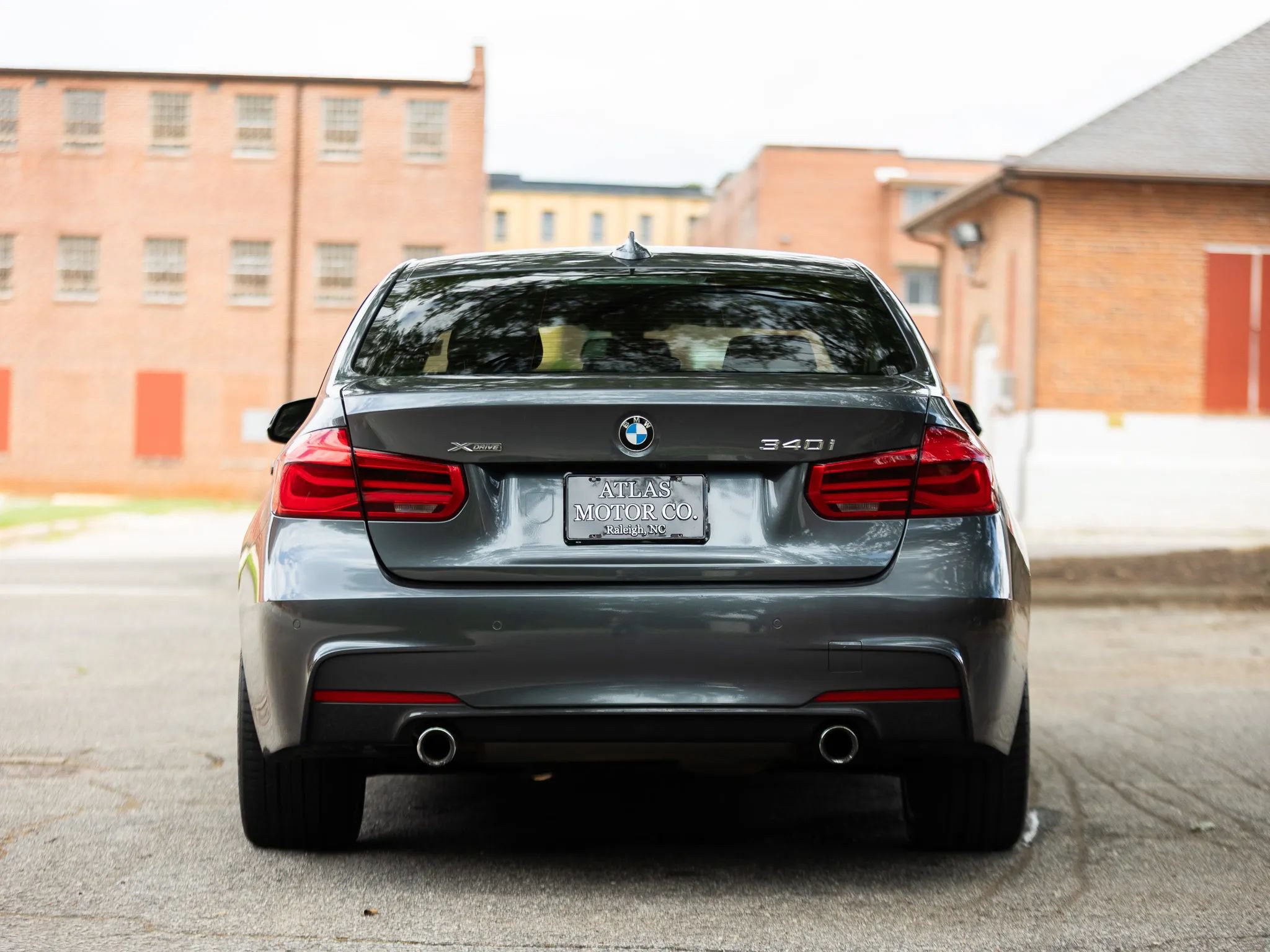 Used 2016 BMW 340i xDrive Sedan AWD/4WD image 5