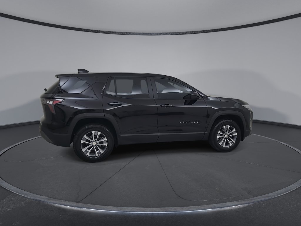 Used 2026 Chevrolet Equinox LT AWD/4WD image 17