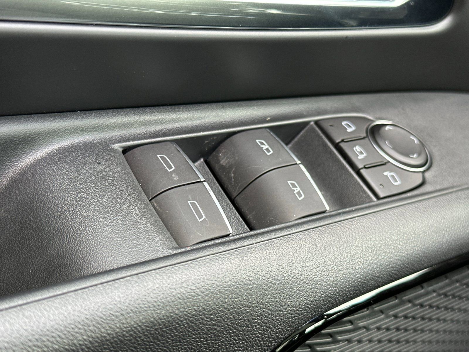 Used 2024 Chevrolet Silverado EV RST image 27