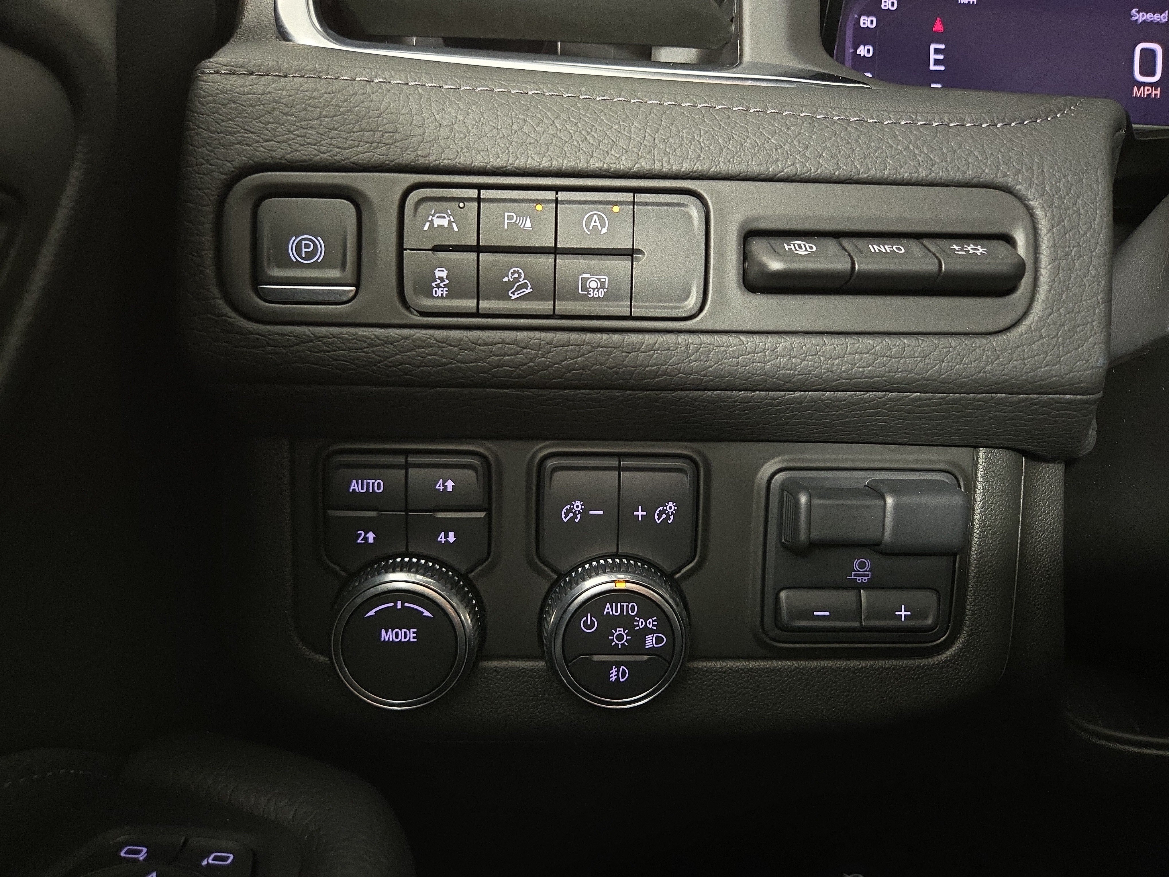 Used 2024 GMC Yukon Denali w/ Max Trailering Package AWD/4WD image 27