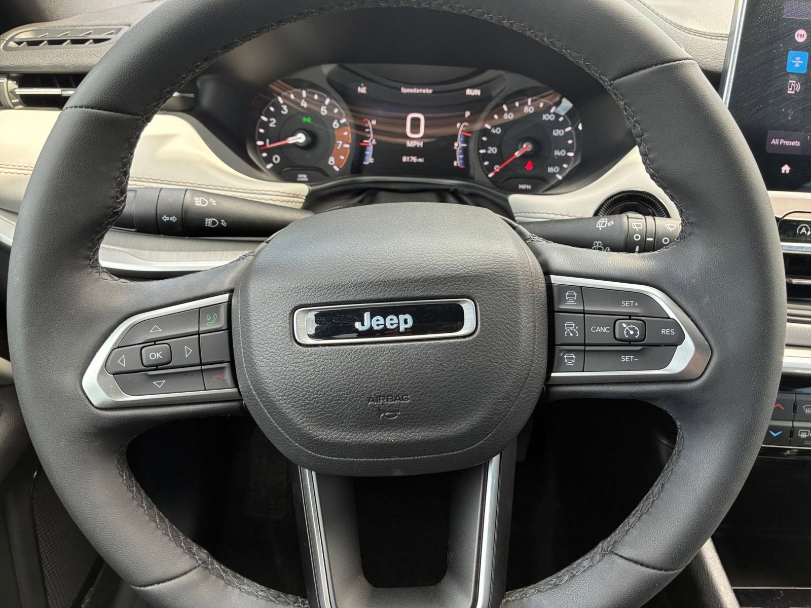 Used 2025 Jeep Compass Limited image 29