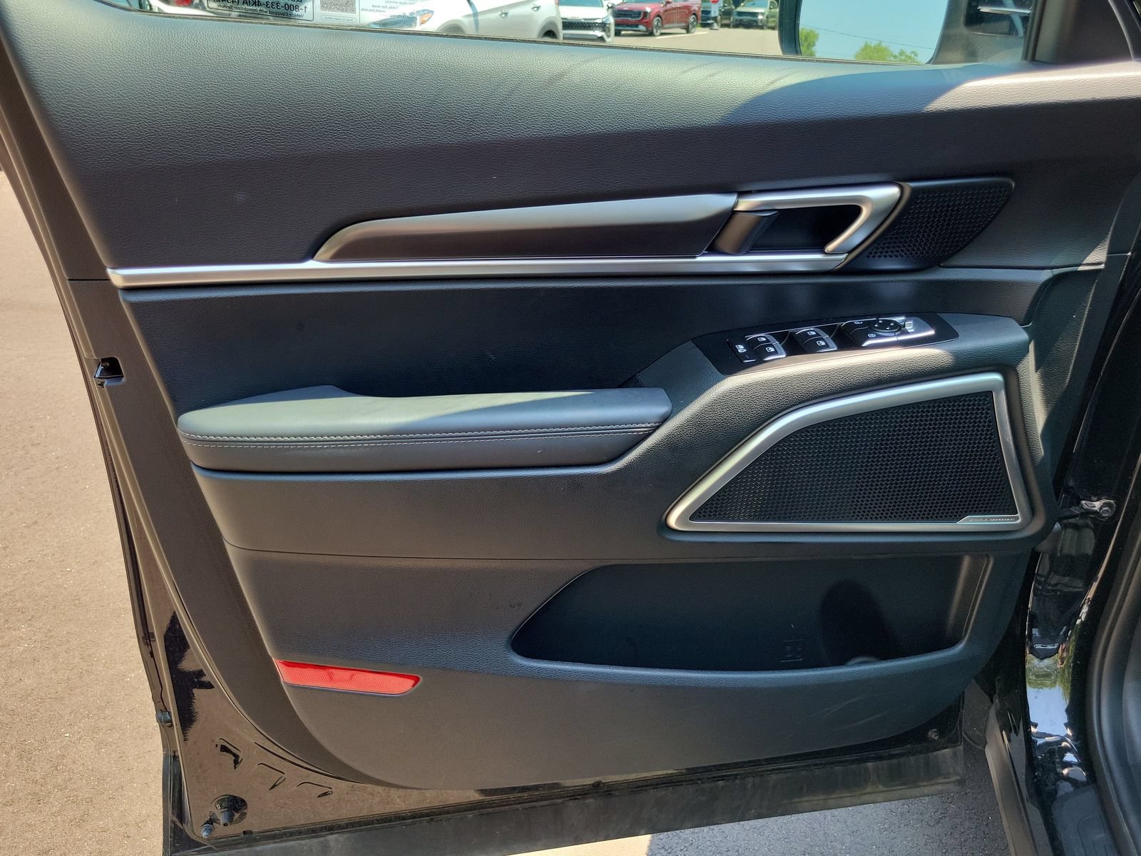Certified 2025 Kia Telluride S FWD image 7