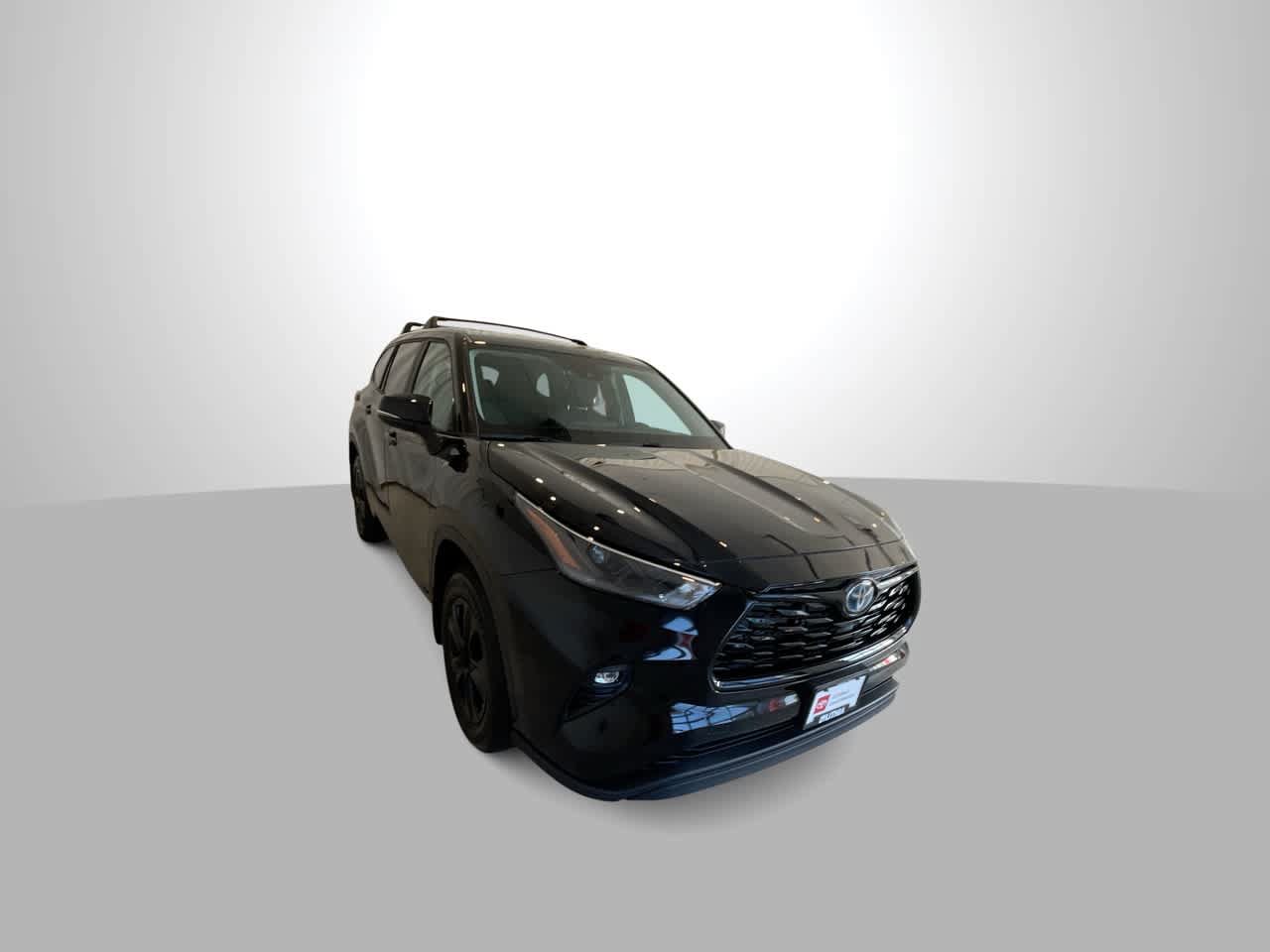 Certified 2024 Toyota Highlander LE AWD/4WD image 2