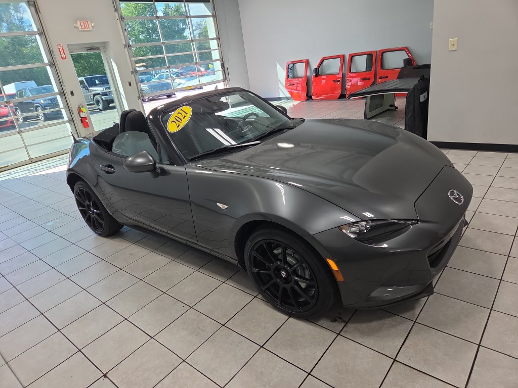 Used 2021 MAZDA MX-5 Miata Grand Touring RWD image 16