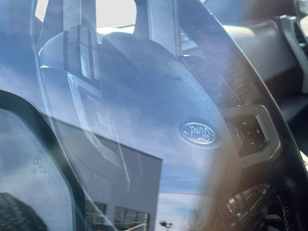 Used 2017 Ford F150 Lariat w/ Equipment Group 502A Luxury image 7