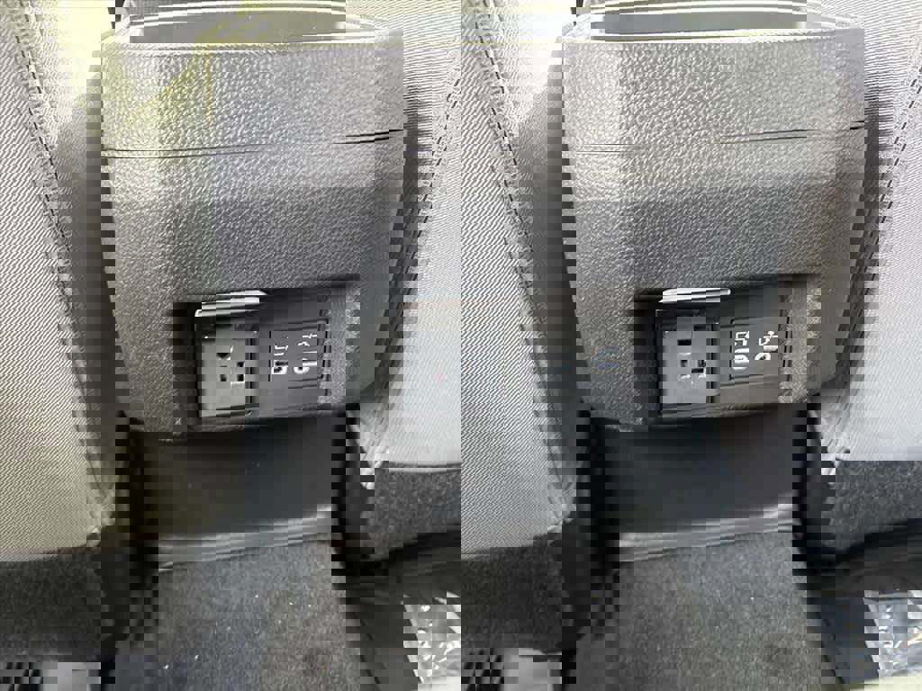 New 2025 Toyota Tacoma TRD Off-Road image 9