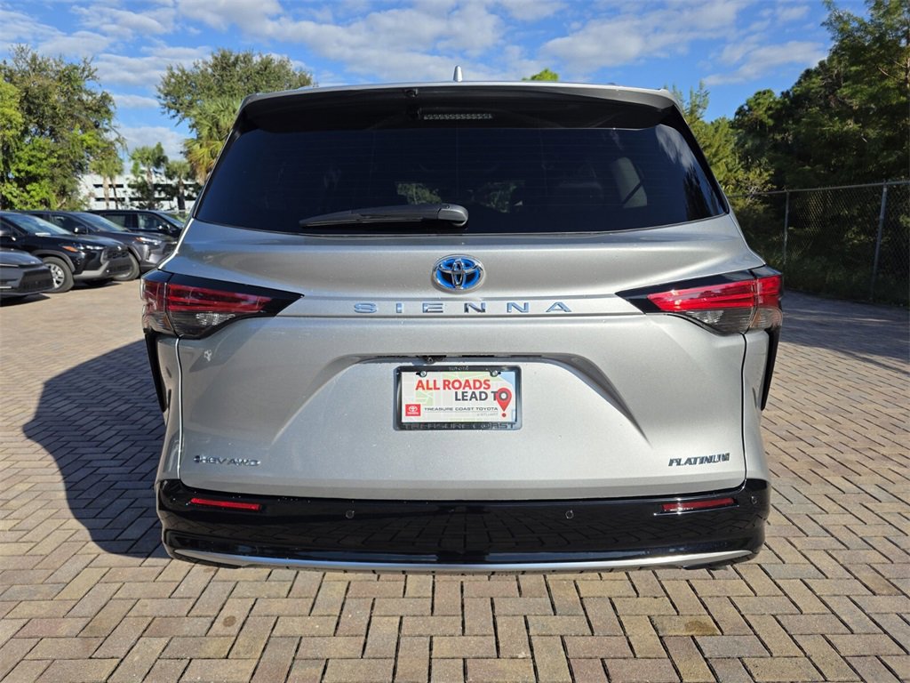 New 2025 Toyota Sienna Platinum image 10