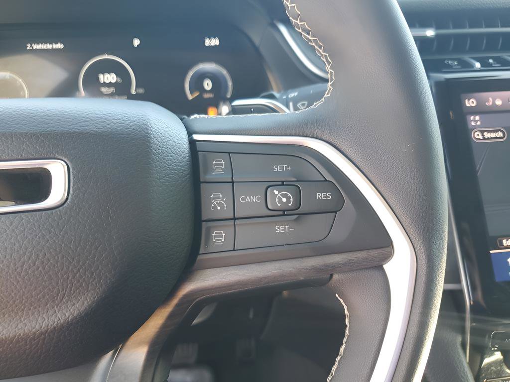 Used 2024 Jeep Grand Cherokee Limited image 33