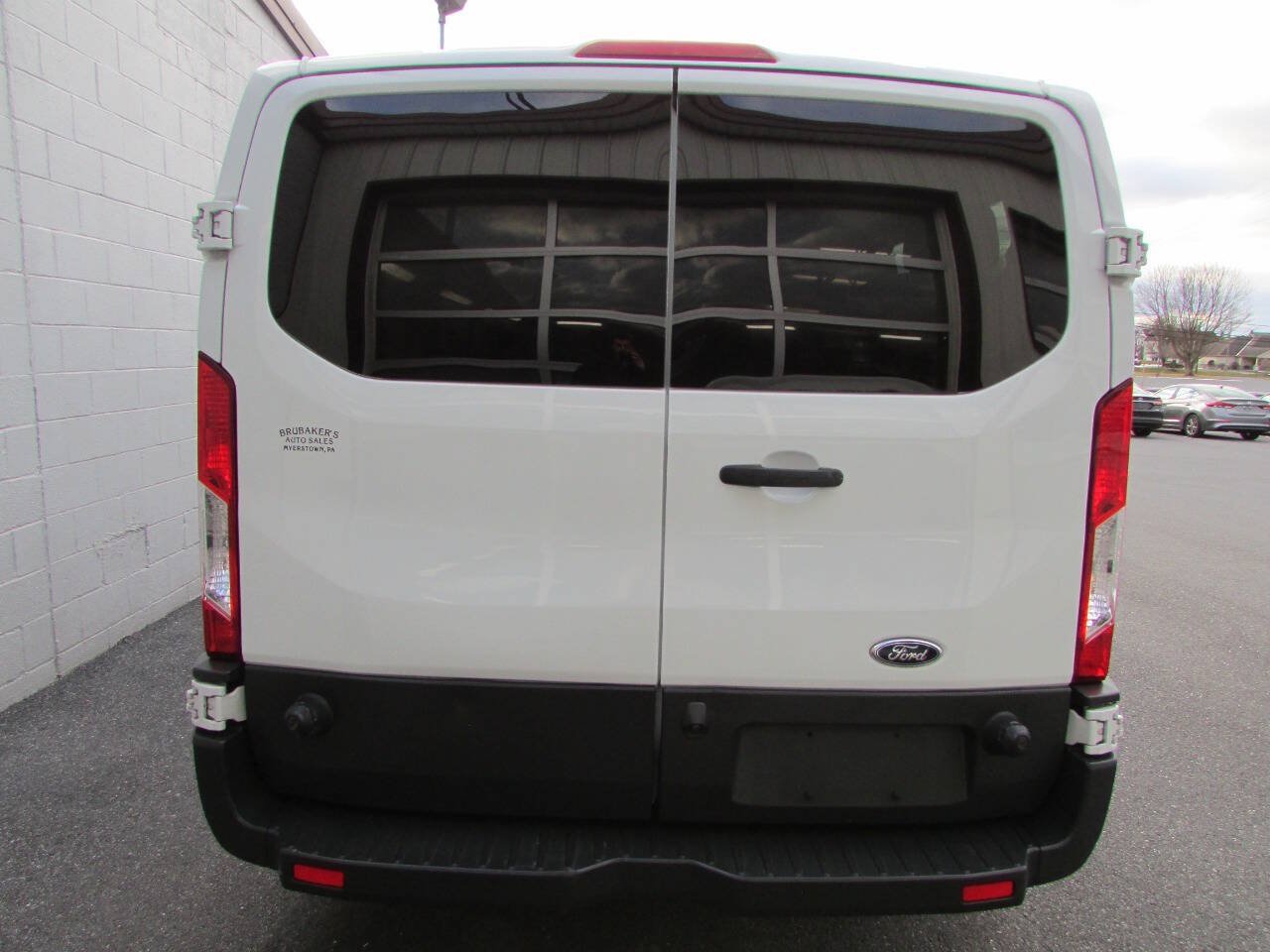 Used 2016 Ford Transit 350 XL RWD image 3