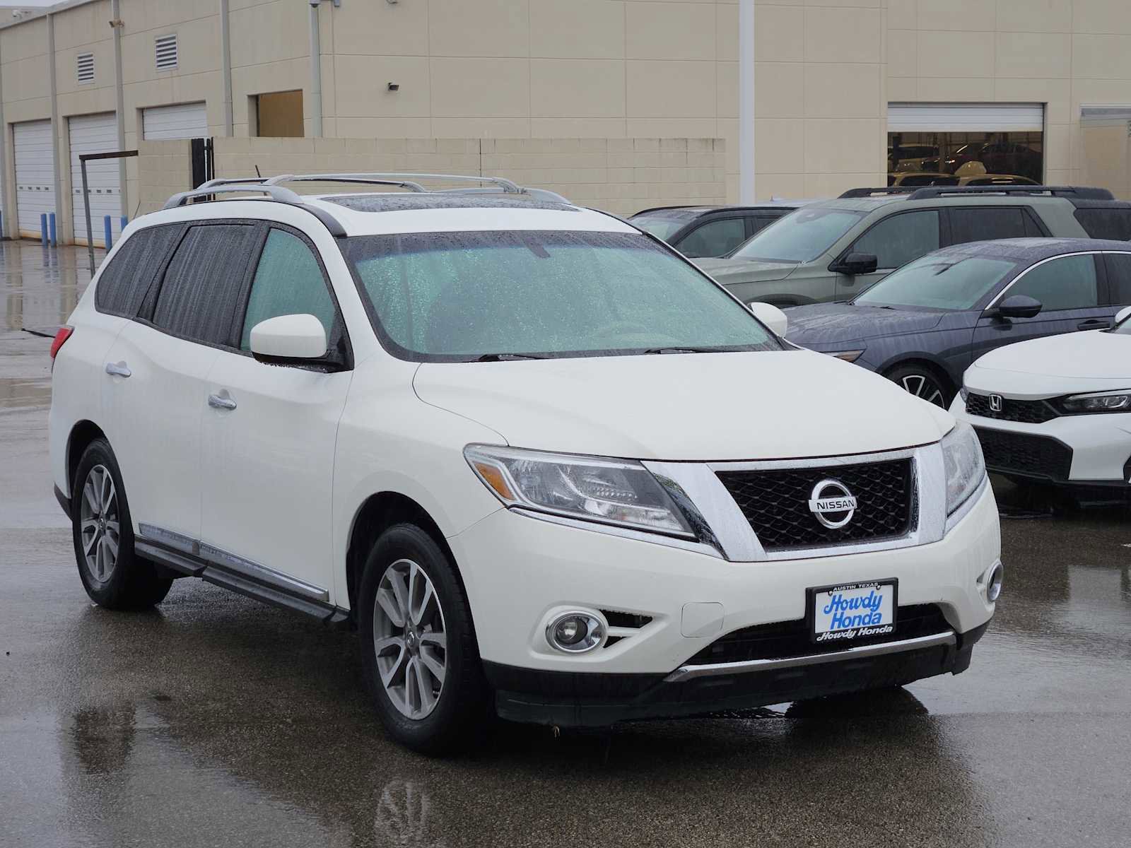 Used 2014 Nissan Pathfinder SL w/ SL Premium Package image 3