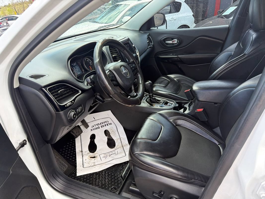 Used 2020 Jeep Cherokee Latitude Plus AWD/4WD image 11