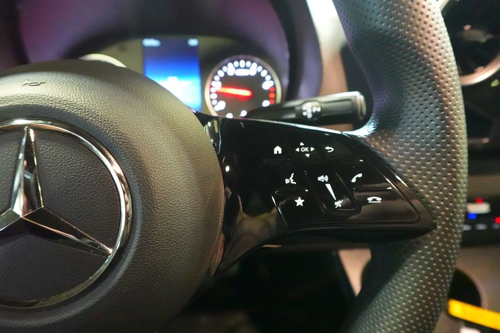 Used 2025 Mercedes-Benz Sprinter 2500 image 9