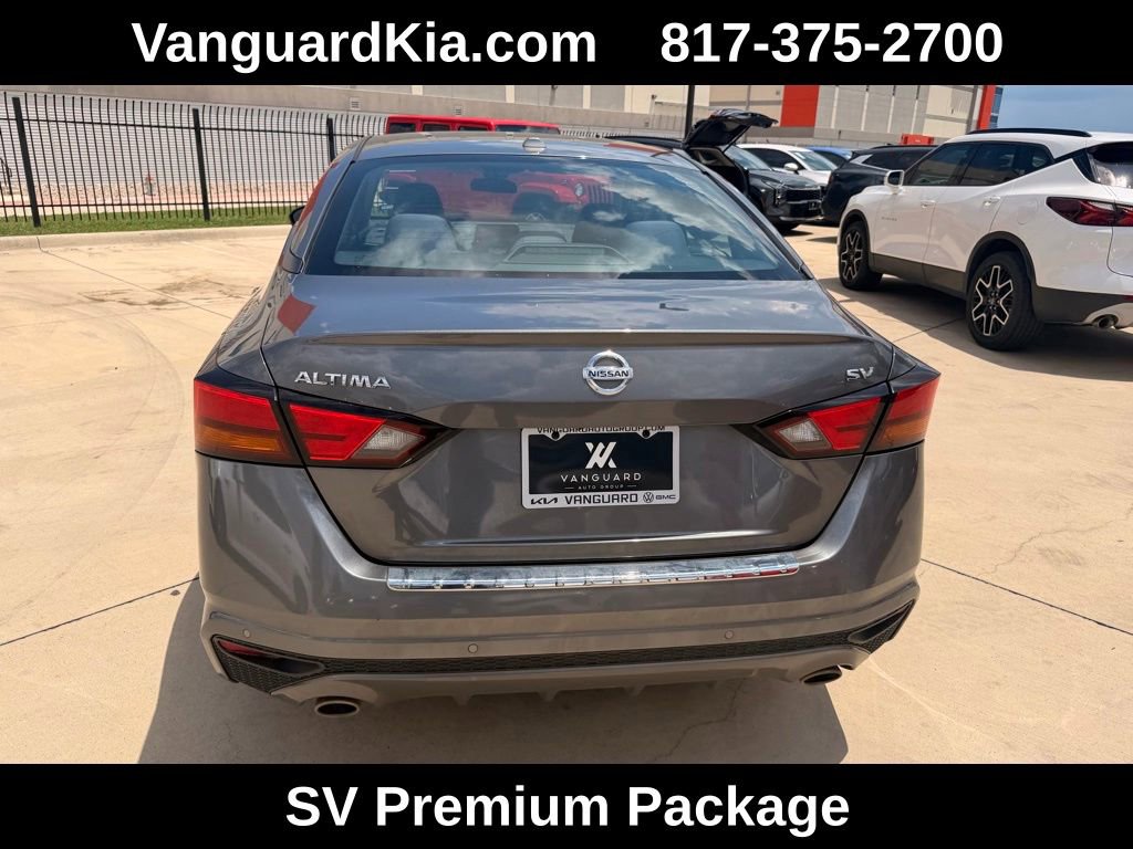 Used 2021 Nissan Altima 2.5 SV w/ SV Premium Package FWD image 3