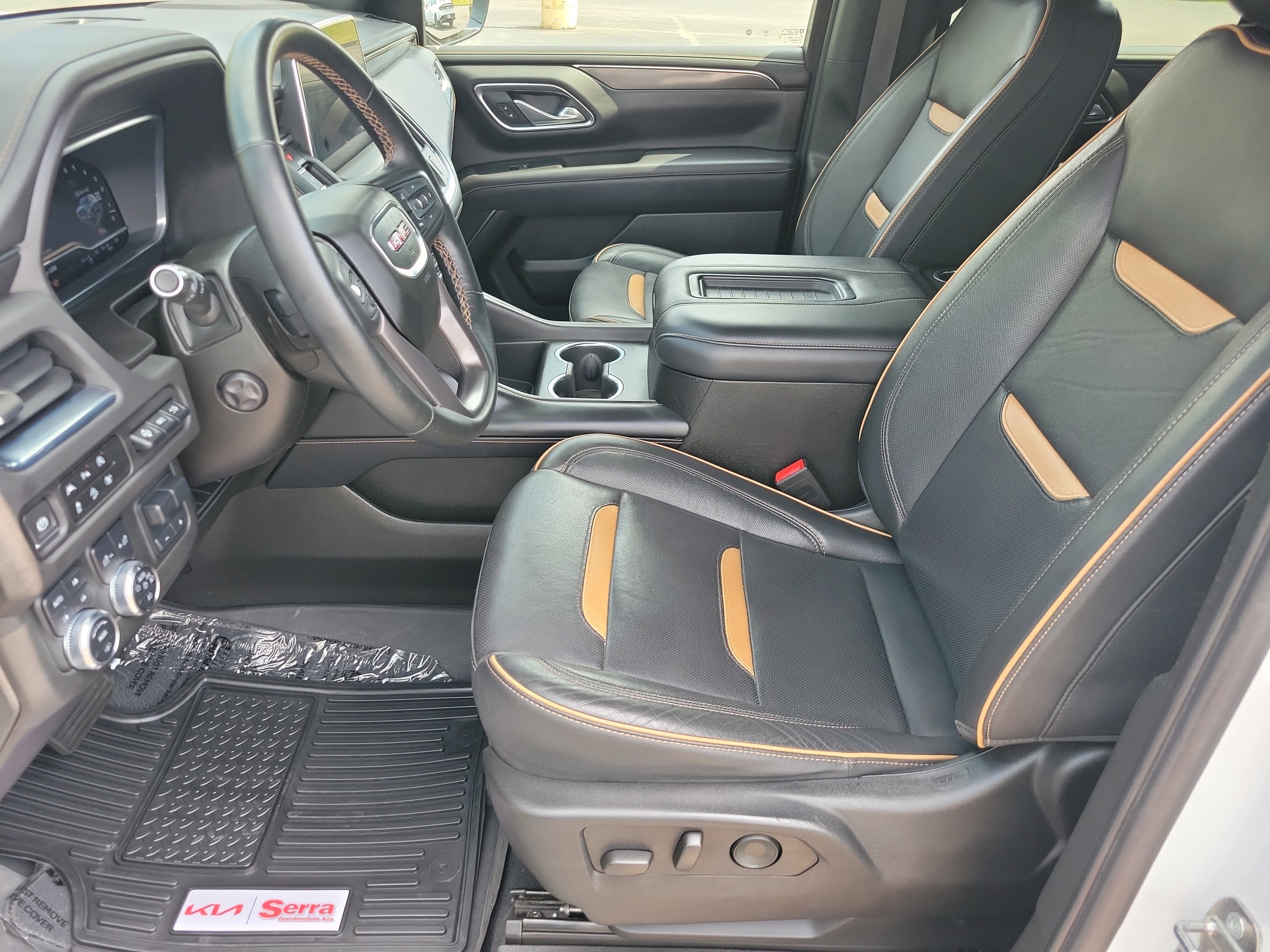 Used 2023 GMC Yukon AT4 image 4