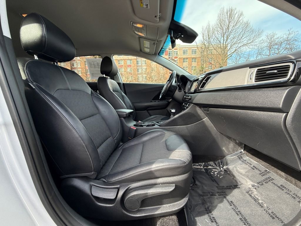 Used 2018 Kia Niro EX image 24