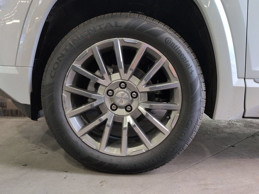 New 2026 GMC Terrain Denali w/ LPO, Floor Liner Package AWD/4WD image 16