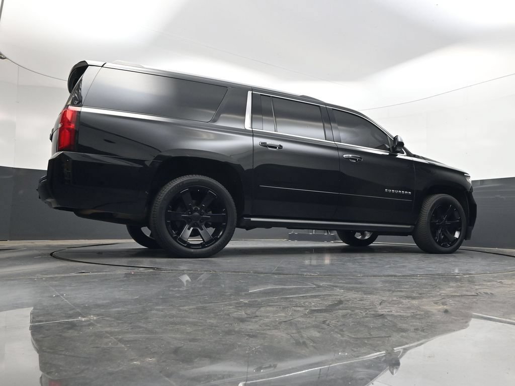 Used 2020 Chevrolet Suburban Premier AWD/4WD image 31