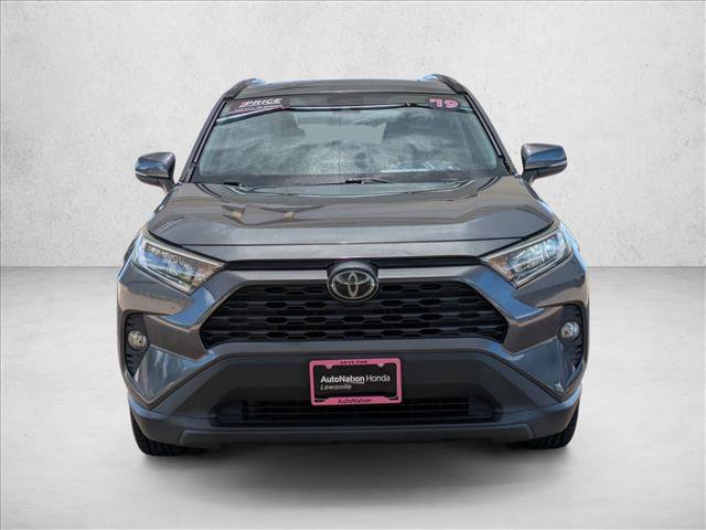 Used 2019 Toyota RAV4 XLE FWD image 2