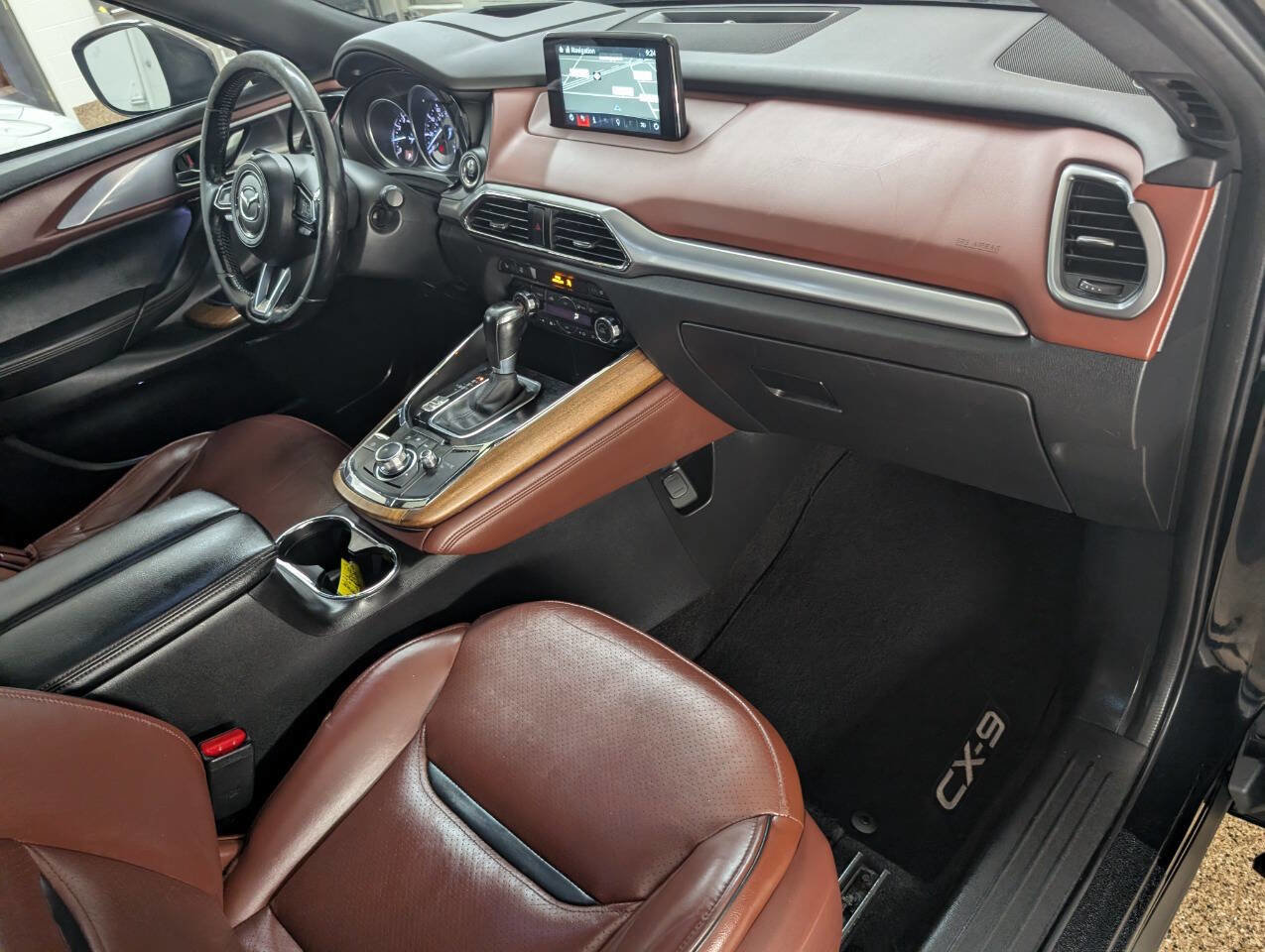 Used 2017 MAZDA CX-9 Signature image 28
