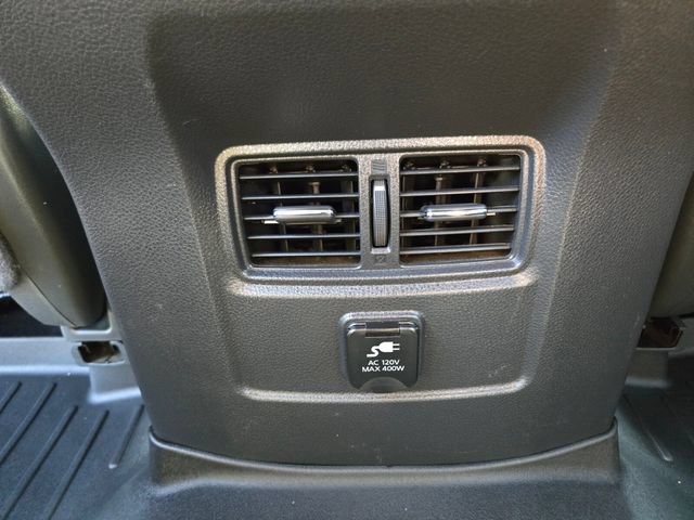 Used 2018 Nissan Titan SL w/ Midnight Edition AWD/4WD image 15