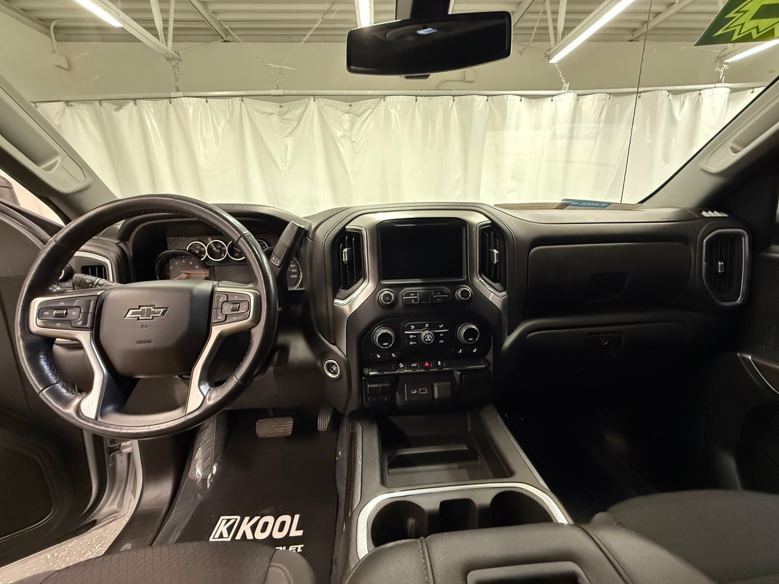 Used 2022 Chevrolet Silverado 1500 LT Trail Boss w/ Bed Protection Package AWD/4WD image 17