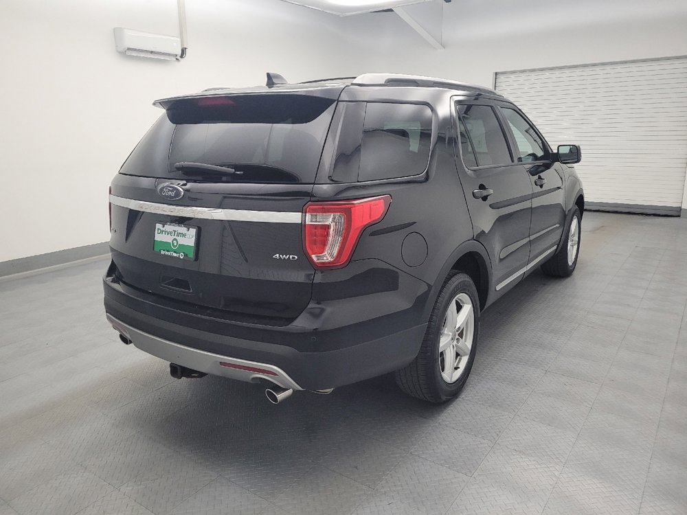 Used 2016 Ford Explorer XLT w/ Equipment Group 202A AWD/4WD image 9
