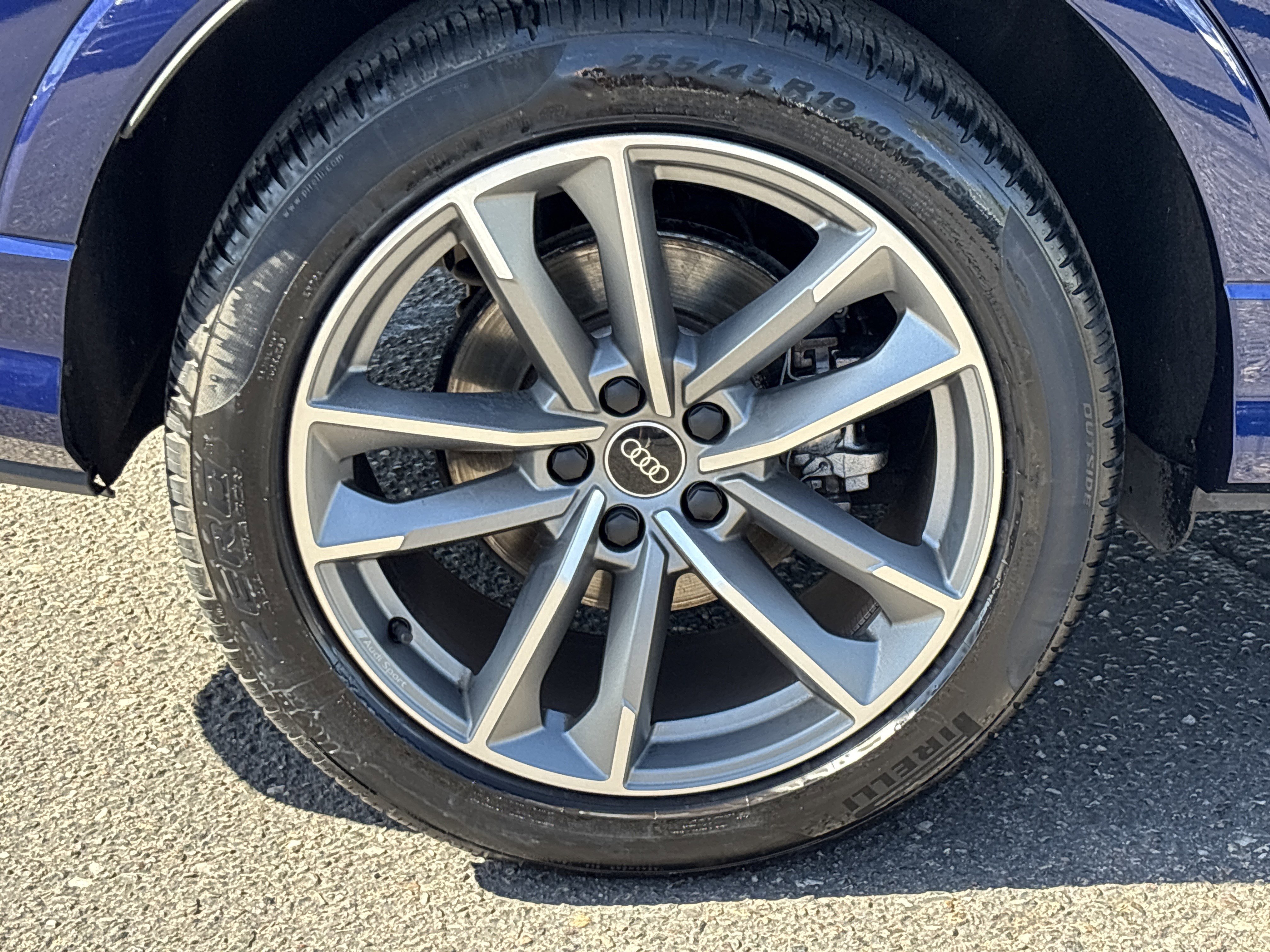 Used 2023 Audi Q3 2.0T Premium w/ Black Optic Sport Package image 7