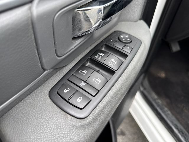 Used 2016 RAM 1500 Classic SLT AWD/4WD image 26