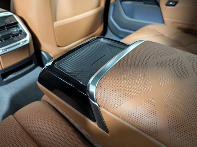 Used 2026 BMW i7 xDrive60 w/ Executive Package AWD/4WD image 47
