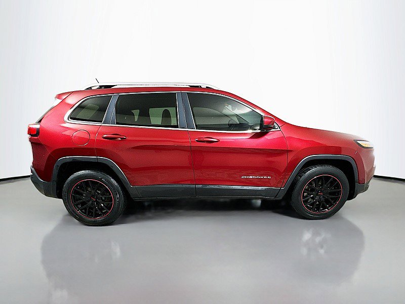 Used 2015 Jeep Cherokee Limited w/ Luxury Group AWD/4WD image 8