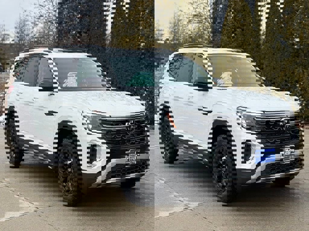 New 2026 Volkswagen Atlas Peak Edition image 1