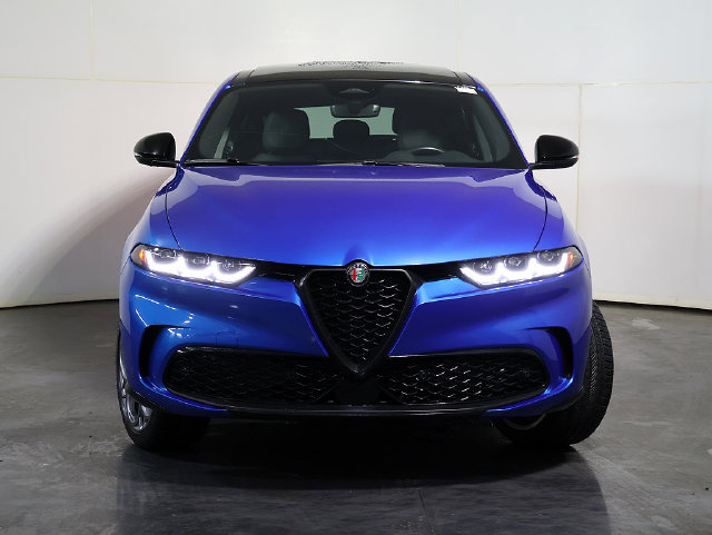 Used 2024 Alfa Romeo Tonale Veloce w/ Premium Interior Package AWD/4WD image 9