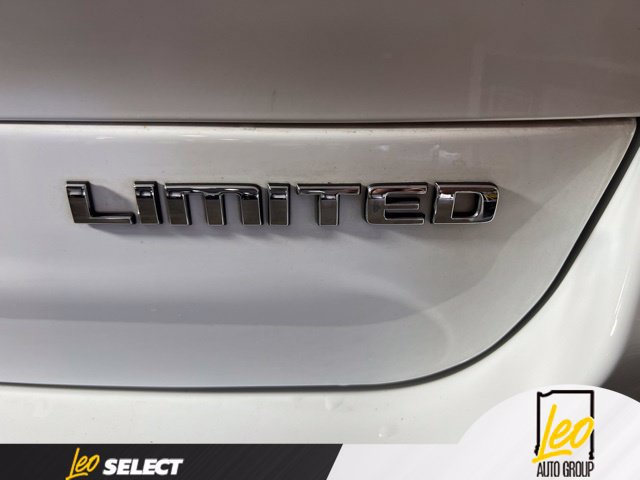 Used 2023 Jeep Grand Cherokee L Limited AWD/4WD image 12