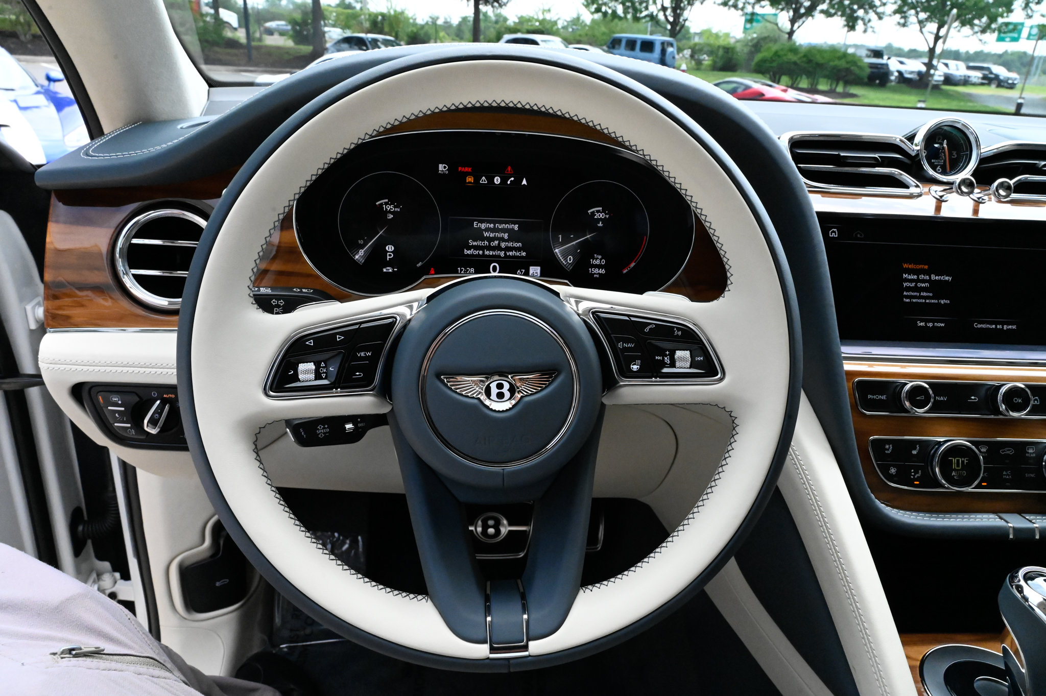 Used 2023 Bentley Bentayga AWD/4WD image 23