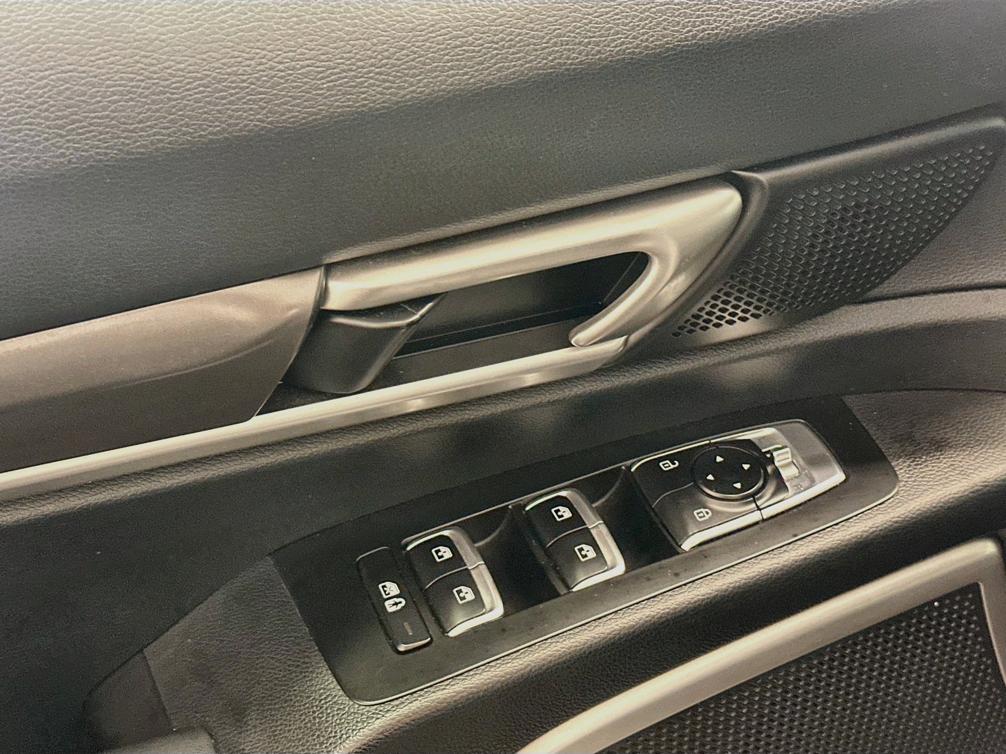 Used 2025 Kia Telluride S AWD/4WD image 15