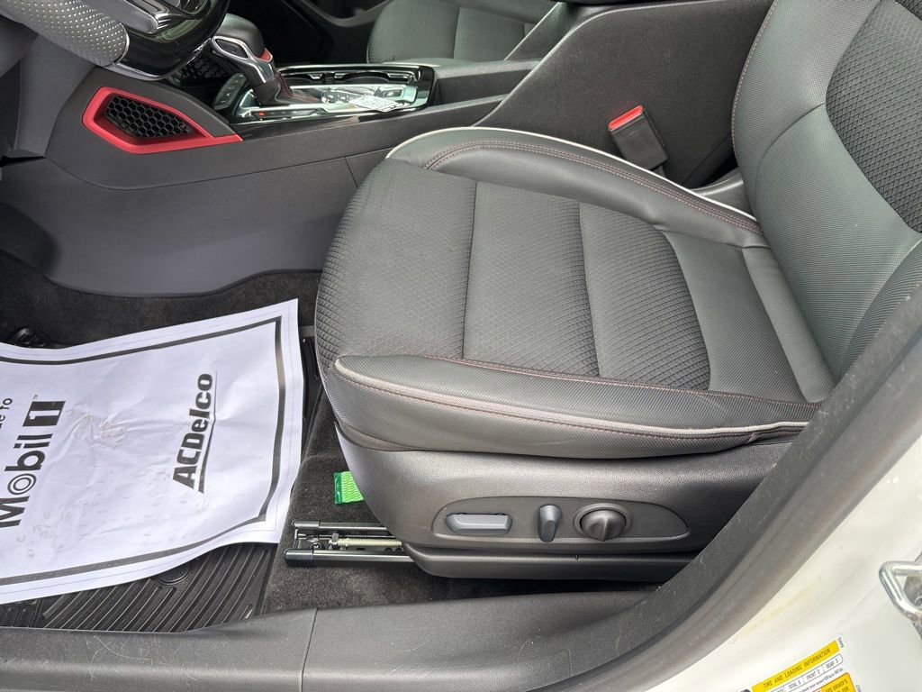 Used 2022 Chevrolet TrailBlazer RS w/ Technology Package FWD image 17