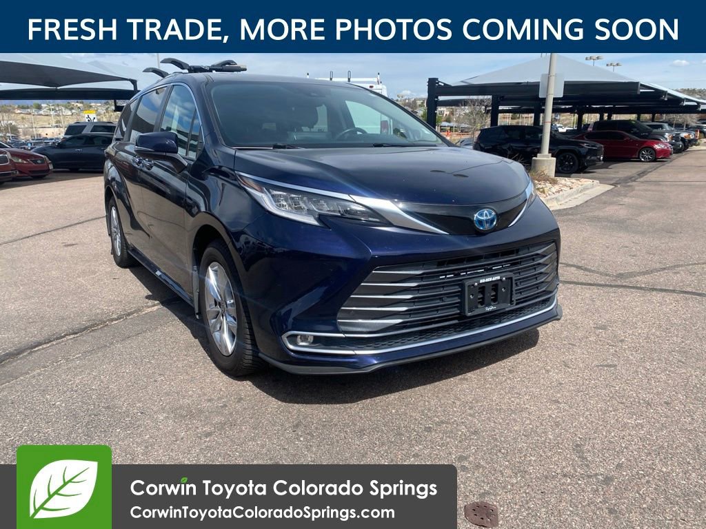 Used 2022 Toyota Sienna Limited AWD/4WD image 1